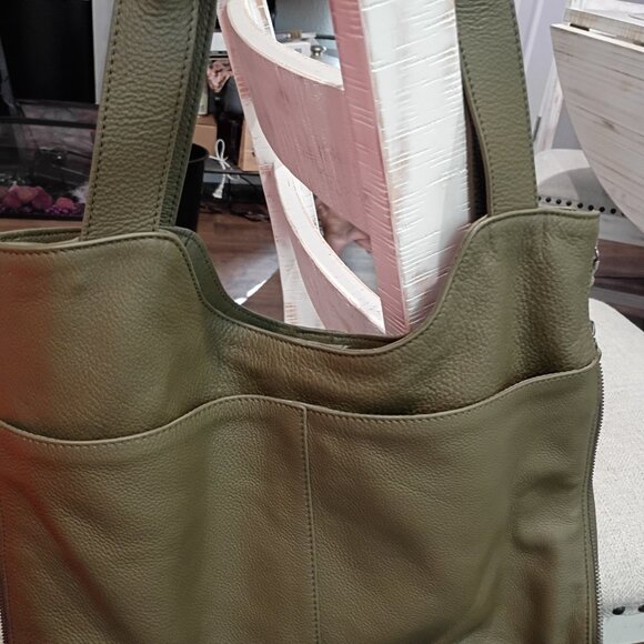 Vince Camuto olive green handbag - Picture 3 of 4
